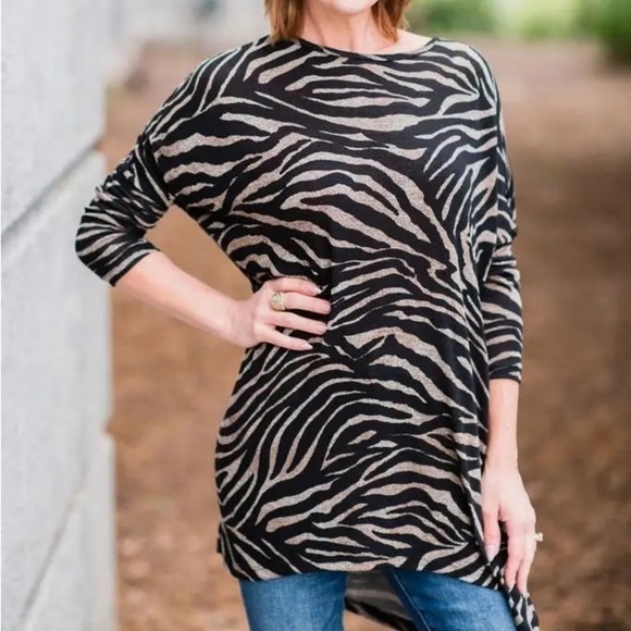Clara Sun Woo Size Small Live Out Loud Tiger Zebra Animal Print Tunic Top Slinky - Picture 1 of 9